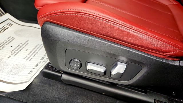 2024 BMW X4 xDrive30i SAC w/ Premium, M Sport & Parking Assistance Packages - 23019790 - 11