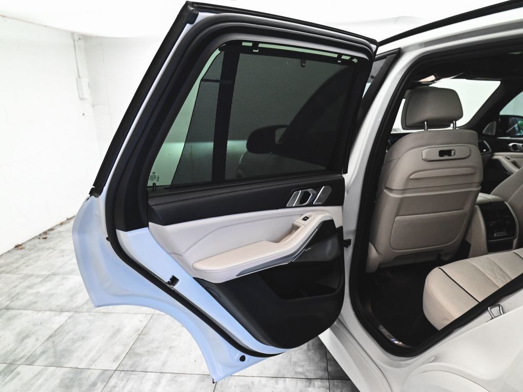 BMW X5 photo 11