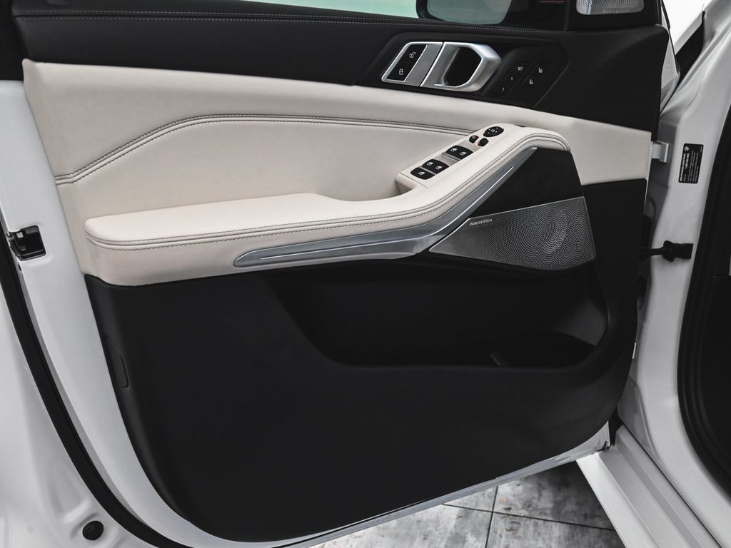 BMW X5 photo 8