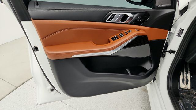 2024 BMW X5 M60i SAV w/ Extended Merino Leather, 22'' Wheels & Trailer Hitch - 22951804 - 9