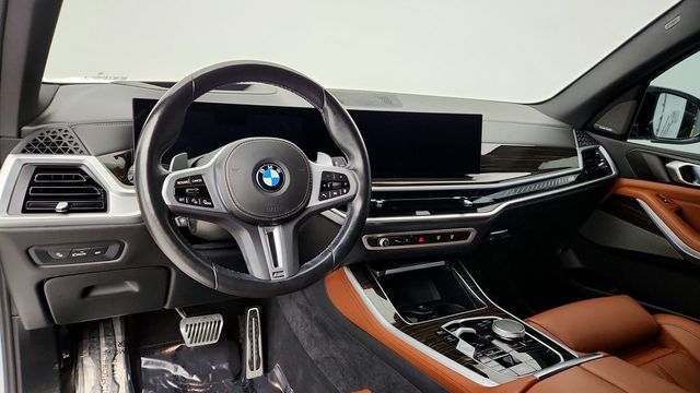 2024 BMW X5 M60i SAV w/ Extended Merino Leather, 22'' Wheels & Trailer Hitch - 22951804 - 11