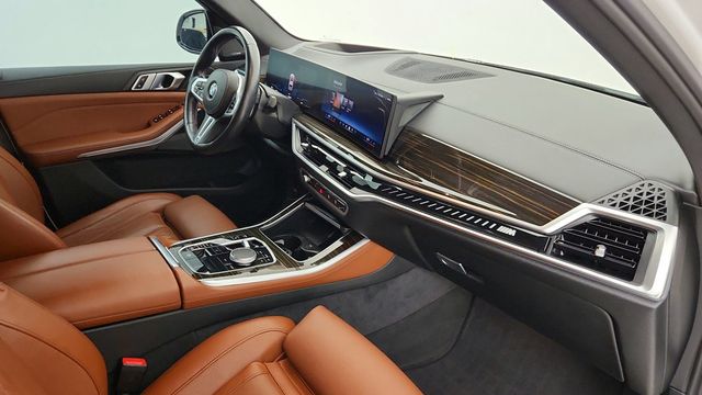 2024 BMW X5 M60i SAV w/ Extended Merino Leather, 22'' Wheels & Trailer Hitch - 22951804 - 24