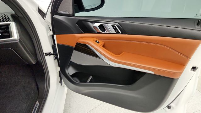 2024 BMW X5 M60i SAV w/ Extended Merino Leather, 22'' Wheels & Trailer Hitch - 22951804 - 25