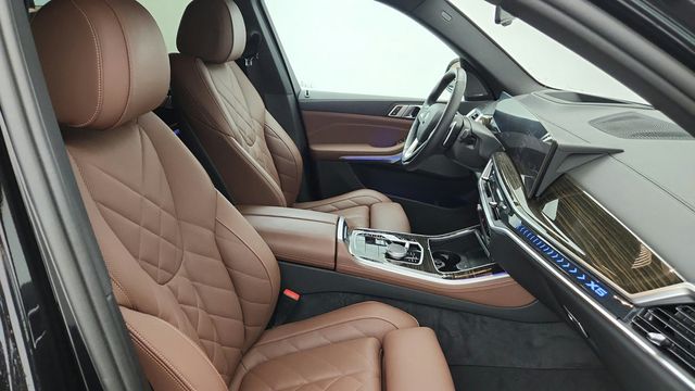 2024 BMW X5 xDrive40i SAV w/ Premium Package & Parking Assistance Package - 23044581 - 23