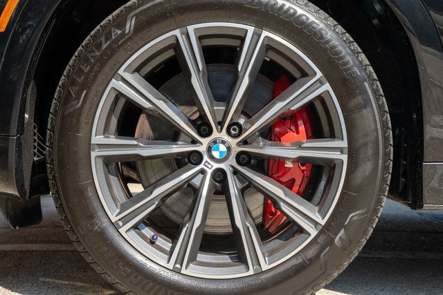 2024 BMW X6 MSRP$108335/M-60i/DrivingAssistanceProPkg/M-SportProPkg/HeadsUp - 23039445 - 52