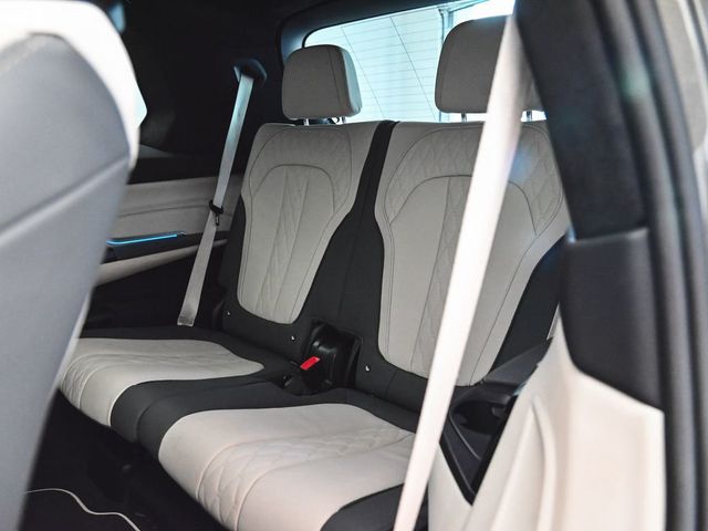 2024 BMW X7 M60i - 23021807 - 42