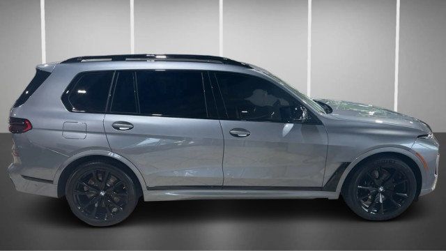 2024 BMW X7 M60i Sports Activity Vehicle - 23061996 - 3