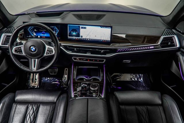 2024 BMW X7 M60i's photo
