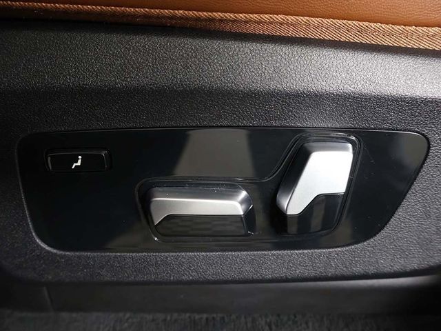 2024 BMW X7 M60i Sports Activity Vehicle - 22976030 - 43