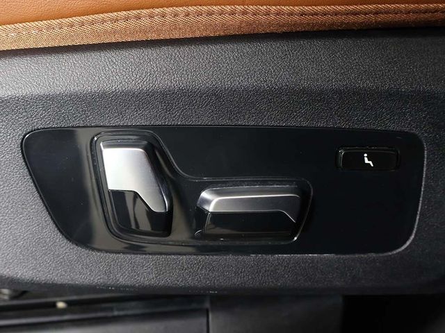 2024 BMW X7 M60i Sports Activity Vehicle - 22976030 - 44