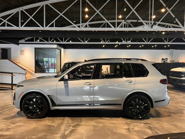 2024 BMW X7 M SportPkg/M SportProPkg/CaptainsChairs/PremiumPkg/ParkAssistPkg - 23022646 - 1