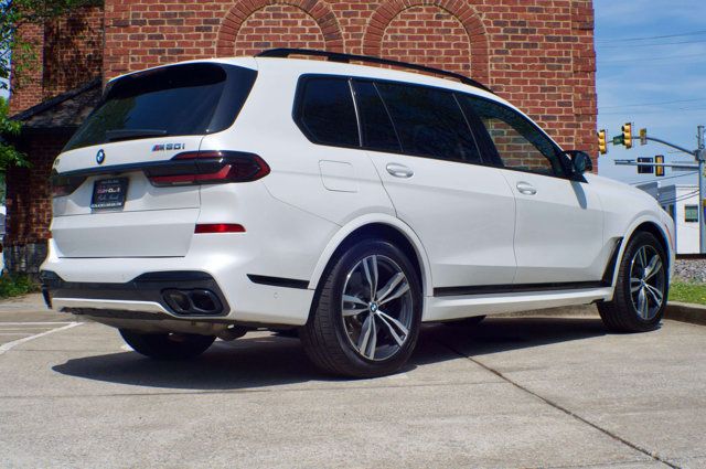 2024 BMW X7 M60i's photo