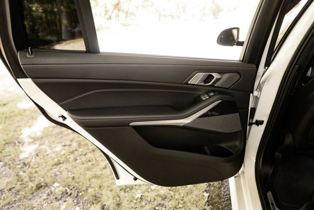 2024 BMW X7 MSRP$93690/M-SportPkg/PremiumPkg/ClimateComfortPkg/NAV - 23068114 - 40