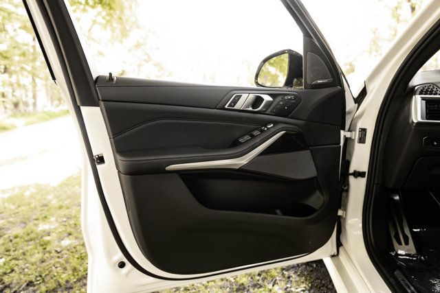 2024 BMW X7 MSRP$93690/M-SportPkg/PremiumPkg/ClimateComfortPkg/NAV - 23068114 - 42