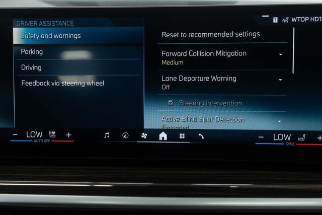 2024 BMW X7 xDrive40i Sports Activity Vehicle - 22933382 - 40