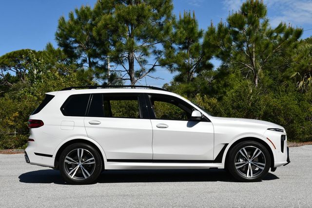 2024 BMW X7 xDrive40i Sports Activity Vehicle W/M Sport & Premium Packages - 23014756 - 33