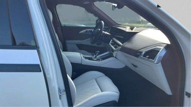 2024 BMW XM Sports Activity Vehicle - 23051472 - 11