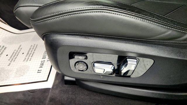 2024 BMW XM Sports Activity Vehicle w/ B&W Diamond Audio - 23087183 - 11