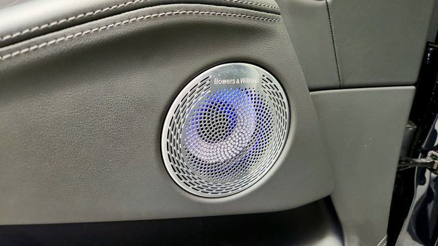 2024 BMW XM Sports Activity Vehicle w/ B&W Diamond Audio - 23087183 - 21