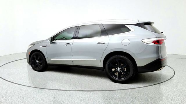 2024 Buick Enclave FWD 4dr Essence Sport Touring Edition w/ 20'' Black Wheels - 23100355 - 6