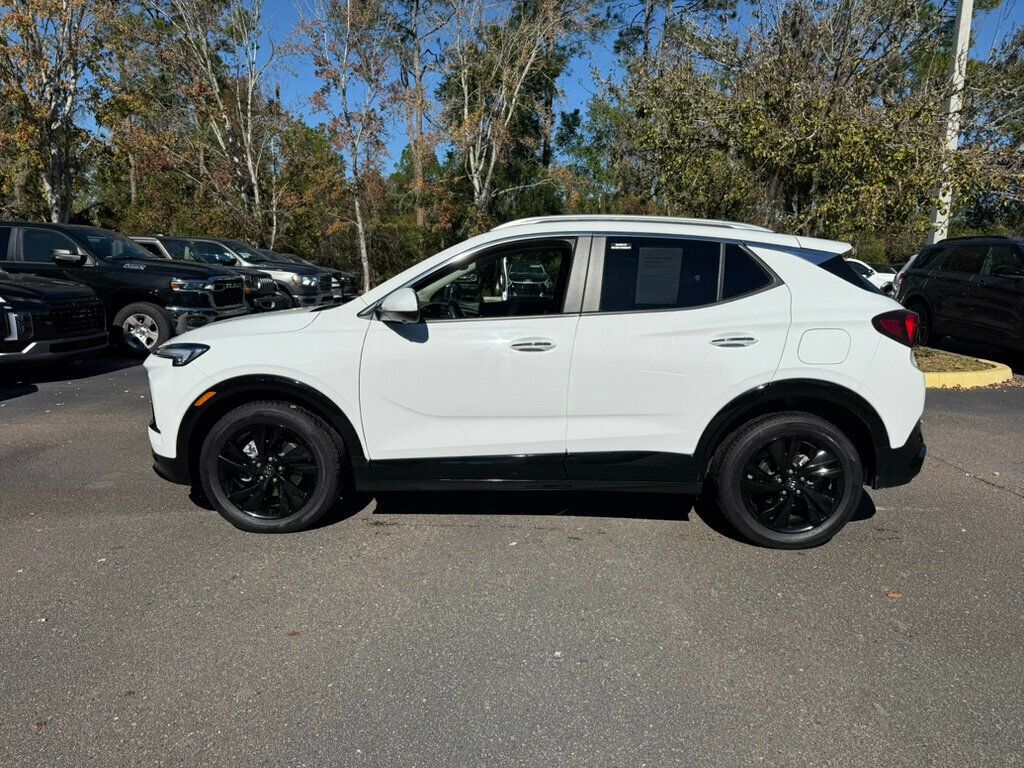 2024 Buick Encore GX Sport Touring photo 2