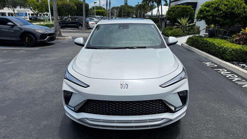 2024 Buick Envista Avenir photo 2