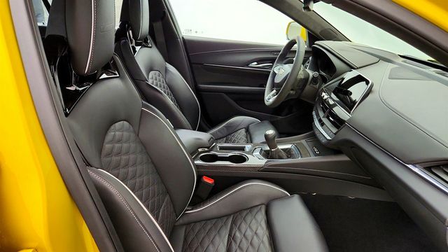 2024 Cadillac CT4-V 4dr Sedan Blackwing w/ High End Leather Seating & Technology Pkg - 23030993 - 24