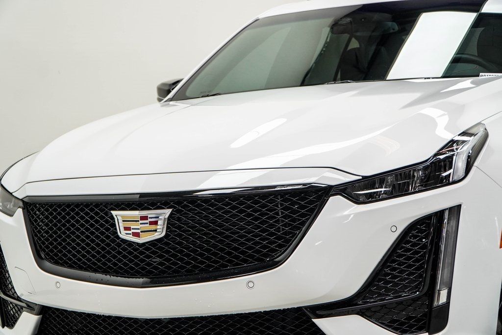 2024 Cadillac CT5 V photo 2