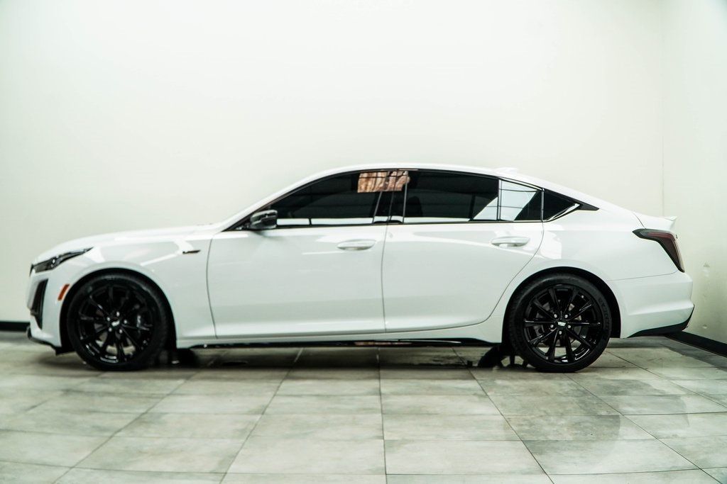 2024 Cadillac CT5 V photo 8