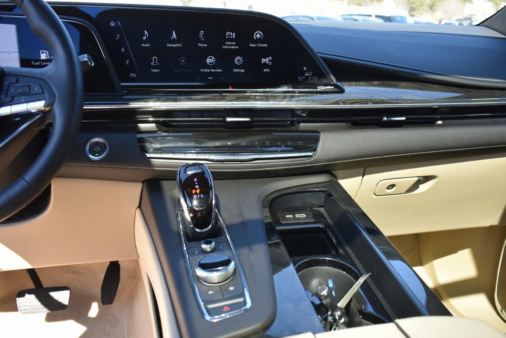 2024 Cadillac Escalade Premium Luxury photo 17