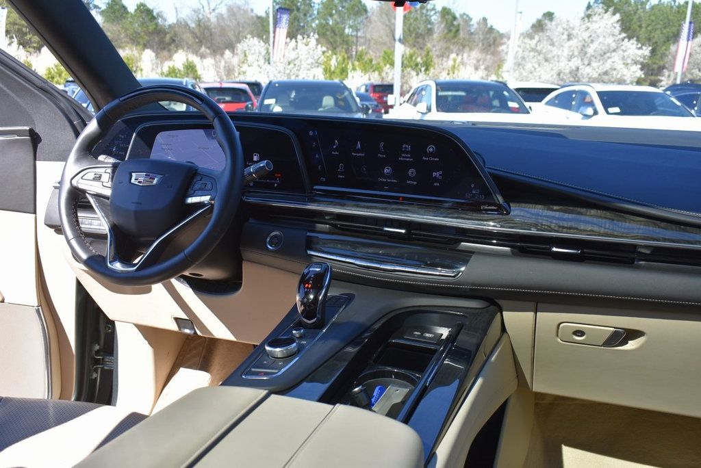 2024 Cadillac Escalade Premium Luxury photo 18