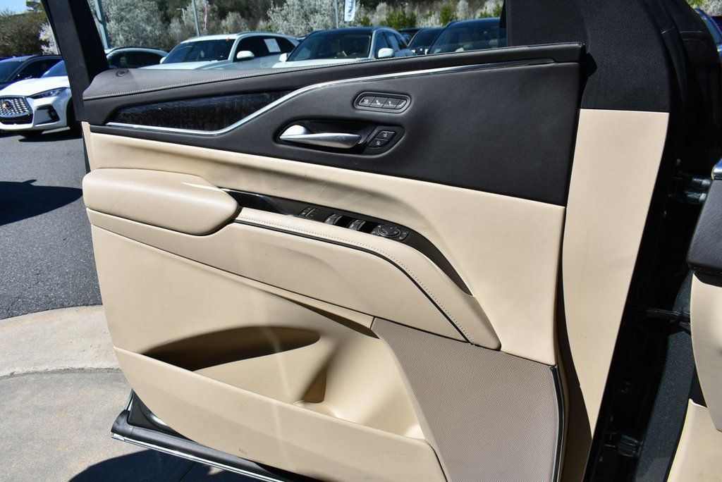 2024 Cadillac Escalade Premium Luxury photo 30