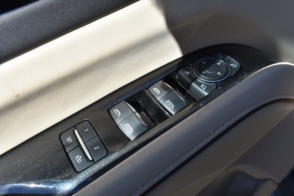 2024 Cadillac Escalade Premium Luxury photo 31