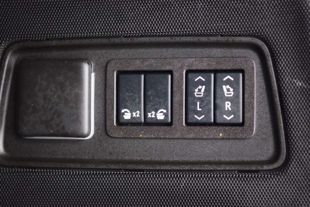 2024 Cadillac Escalade 4WD 4dr Premium Luxury Platinum - 22967221 - 25