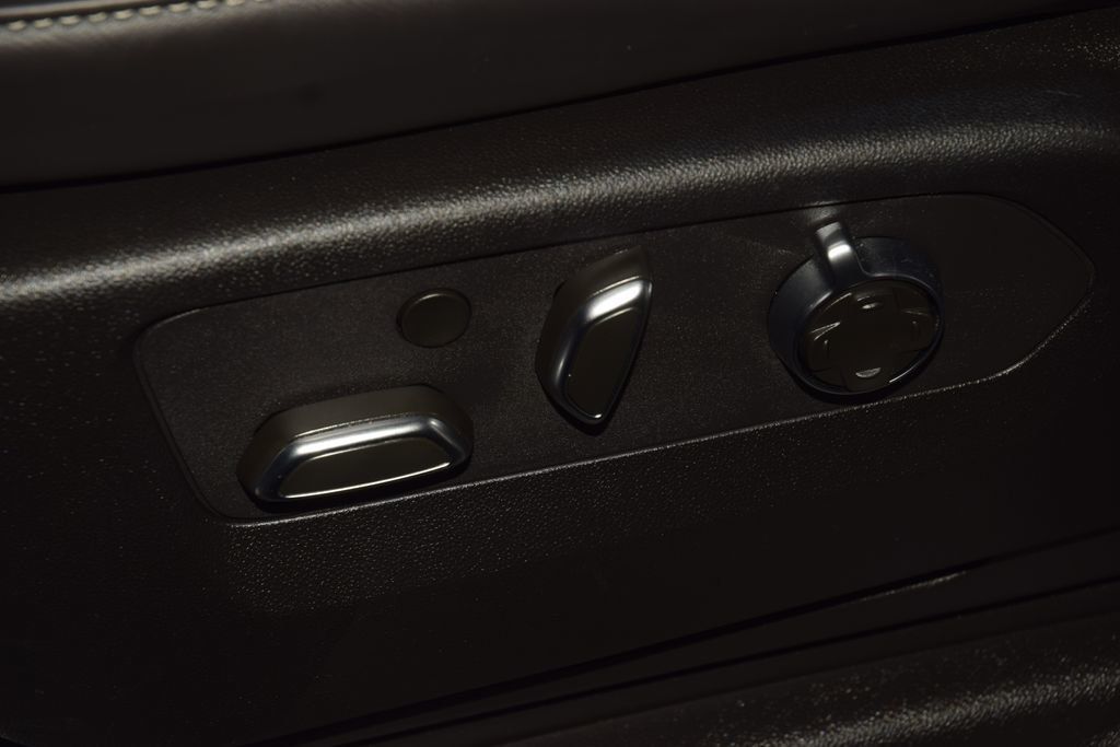 2024 Cadillac Escalade 4WD 4dr Premium Luxury Platinum - 22967221 - 40