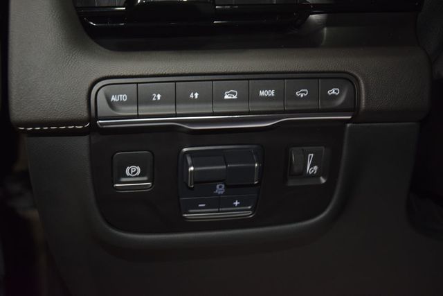 2024 Cadillac Escalade 4WD 4dr Sport - 23061943 - 37