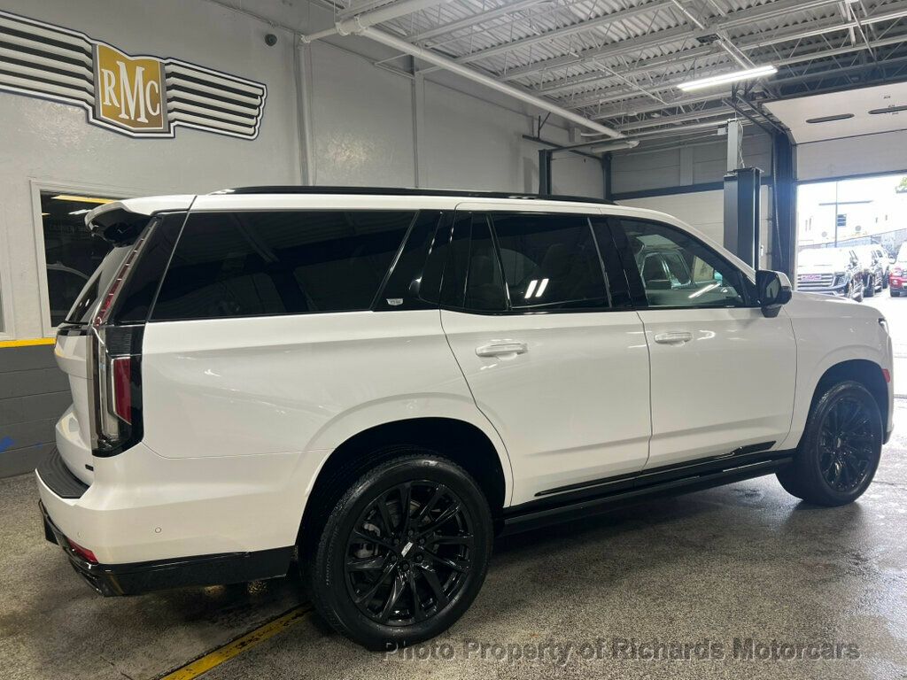 2024 Cadillac Escalade Sport photo 3