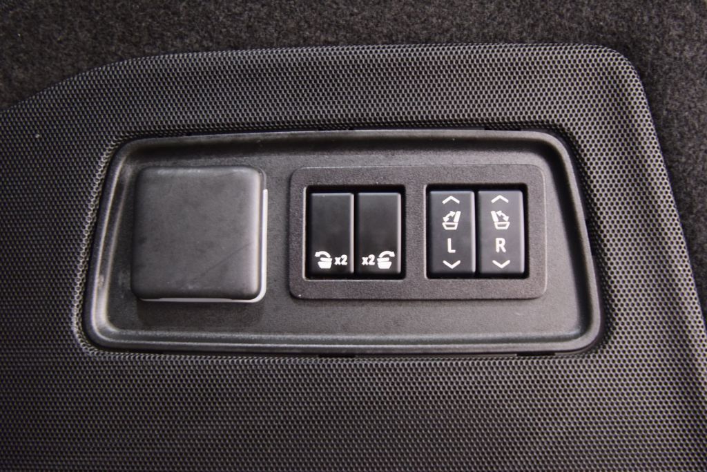 2024 Cadillac Escalade 4WD 4dr Sport Platinum - 23050328 - 26
