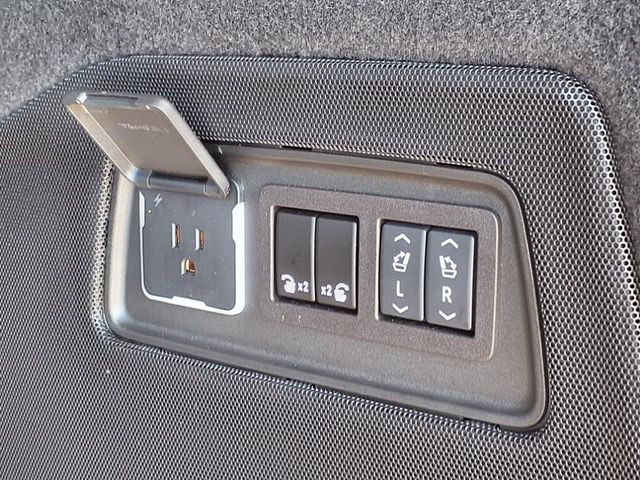 2024 Cadillac Escalade 4WD 4dr Sport Platinum - 22884739 - 31