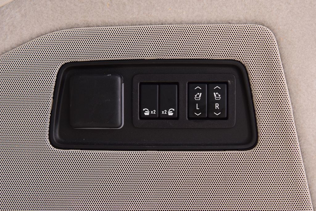 2024 Cadillac Escalade ESV 4WD 4dr Sport Platinum - 22997609 - 25