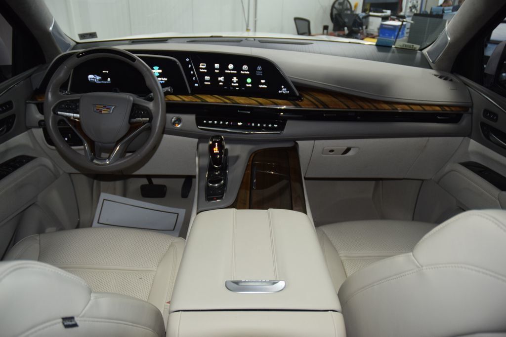 2024 Cadillac Escalade ESV 4WD 4dr Sport Platinum - 22997609 - 31