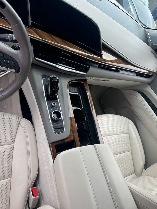 2024 Cadillac Escalade ESV 4WD 4dr Sport Platinum - 23001853 - 17