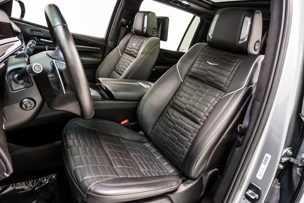 2024 Cadillac Escalade ESV V-Series photo 17