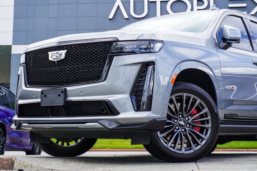 2024 Cadillac Escalade ESV V-Series photo 2