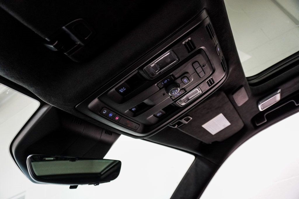 2024 Cadillac Escalade ESV V-Series photo 42