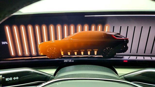 2024 Cadillac LYRIQ 4dr Luxury 1 w/1SC - 23010148 - 13