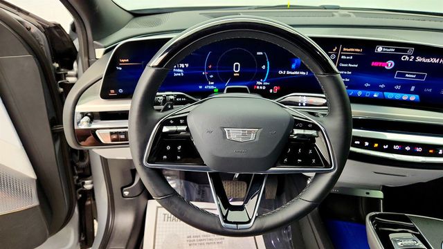 2024 Cadillac LYRIQ 4dr Luxury 3 (1SE) w/ Dual-Panel Panoramic Sunroof - 23037004 - 12