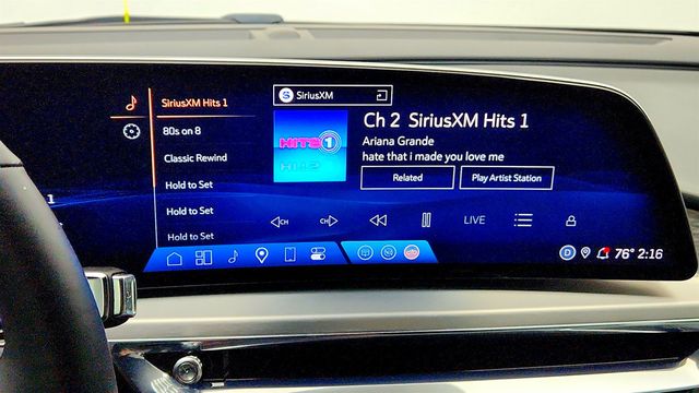 2024 Cadillac LYRIQ 4dr Luxury 3 (1SE) w/ Dual-Panel Panoramic Sunroof - 23037004 - 17