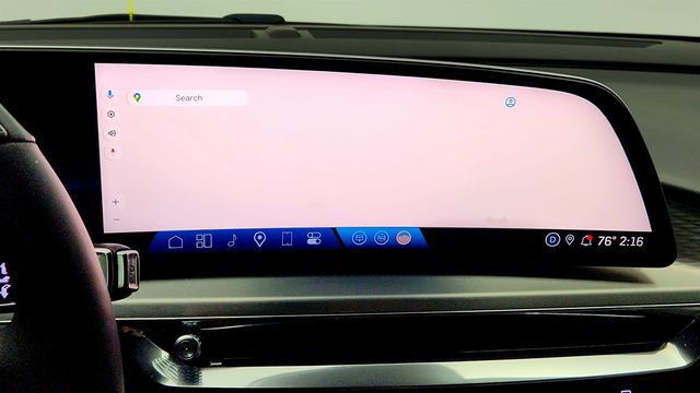 2024 Cadillac LYRIQ 4dr Luxury 3 (1SE) w/ Dual-Panel Panoramic Sunroof - 23037004 - 18