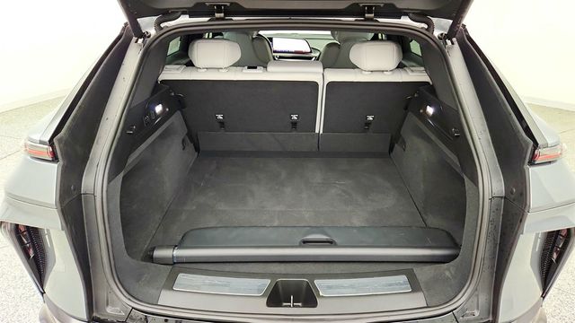 2024 Cadillac LYRIQ 4dr Luxury 3 (1SE) w/ Dual-Panel Panoramic Sunroof - 23037004 - 22